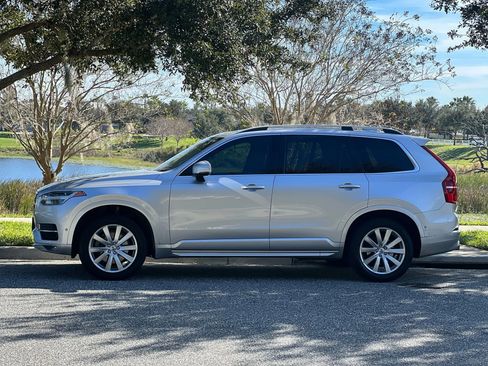 Used 2018 Volvo XC90 T5 Momentum w/ Convenience Package image 5
