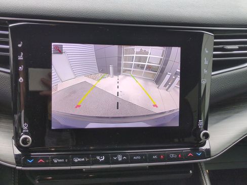 Used 2024 Jeep Wagoneer L Series III w/ Flexible Seating Group image 24