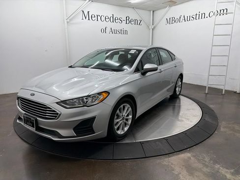 Used 2019 Ford Fusion SE FWD image 3