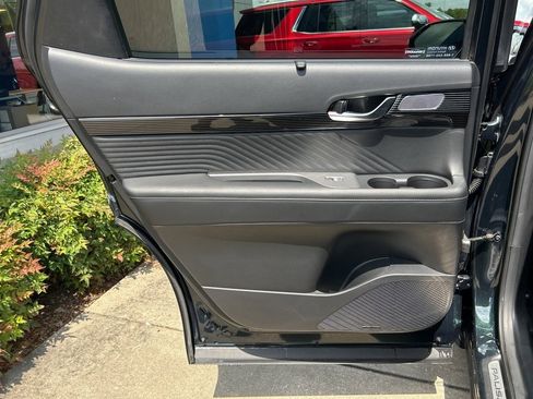 Used 2024 Hyundai Palisade Calligraphy image 12