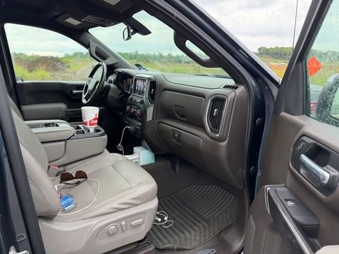 Used 2020 Chevrolet Silverado 1500 LTZ w/ Z71 Off-Road Package AWD/4WD image 16