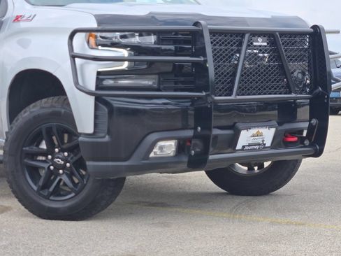 Used 2021 Chevrolet Silverado 1500 LT Trail Boss w/ Convenience Package II AWD/4WD image 2