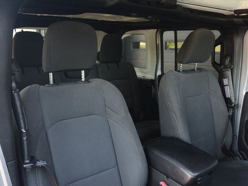 Used 2018 Jeep Wrangler Unlimited Sport AWD/4WD image 22