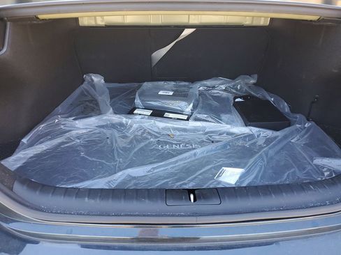 Used 2025 Genesis G70 2.5T image 15