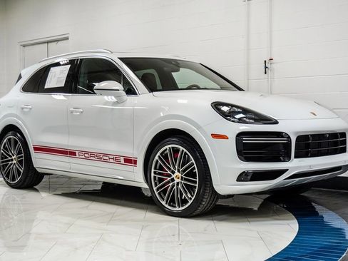 Used 2021 Porsche Cayenne Turbo image 5