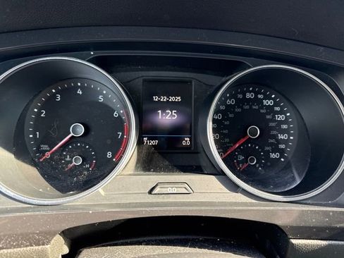 Used 2018 Volkswagen Tiguan S image 17