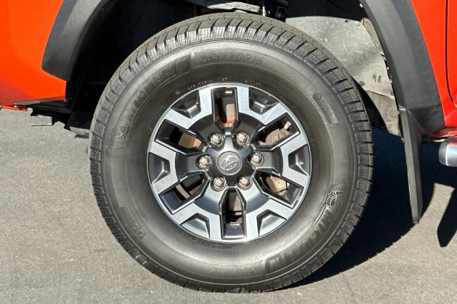 Used 2017 Toyota Tacoma TRD Off-Road AWD/4WD image 28