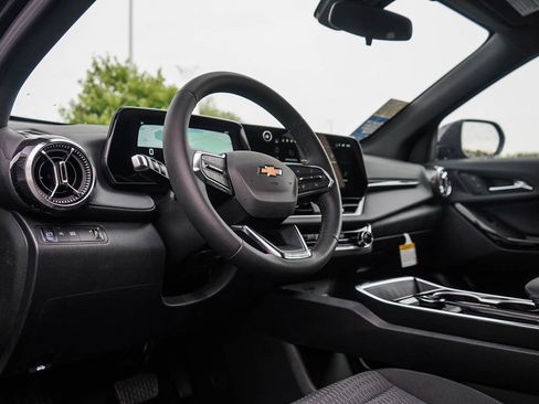 New 2026 Chevrolet Equinox LT FWD image 17