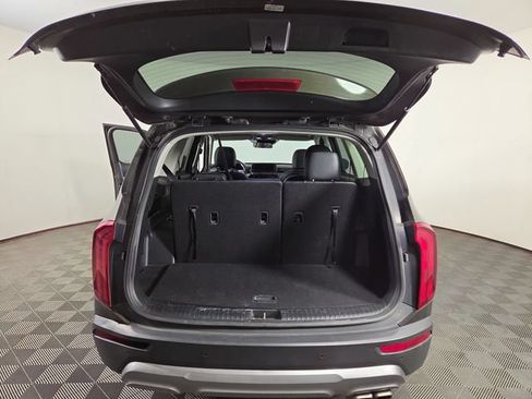 Used 2022 Kia Telluride S FWD image 34