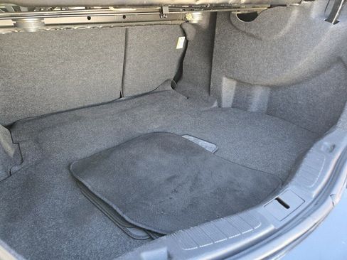 Used 2018 Ford Fusion SE w/ Equipment Group 201A FWD image 14