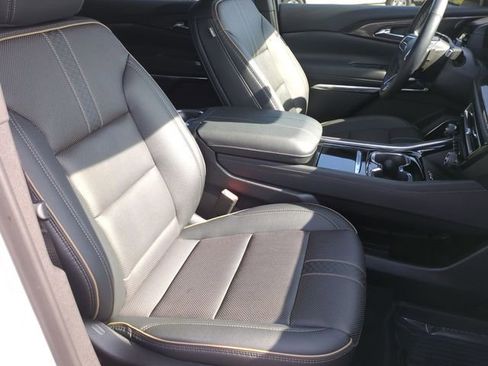 Used 2025 Chevrolet Traverse High Country w/ LPO, Floor Liner Package FWD image 25