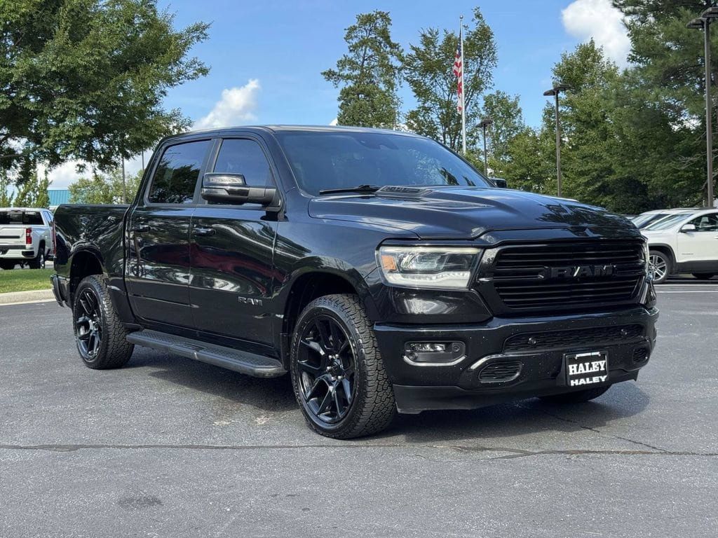 Used 2023 RAM 1500 Laramie AWD/4WD image 2