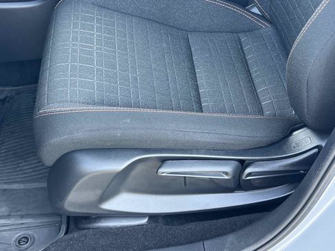 Certified 2025 Honda HR-V Sport image 17