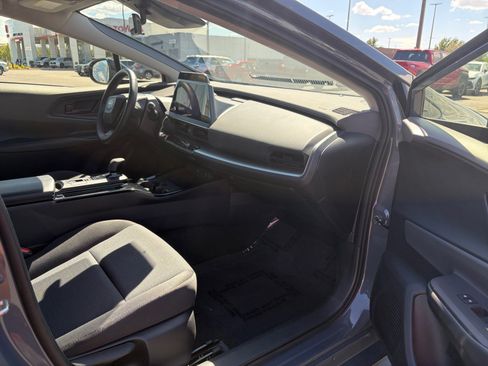 Used 2025 Toyota Prius LE FWD image 28