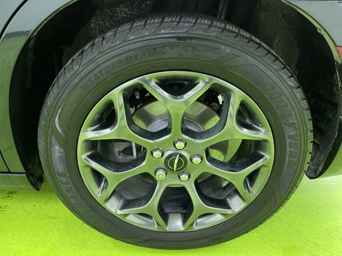 Used 2017 Chrysler 300 S image 16