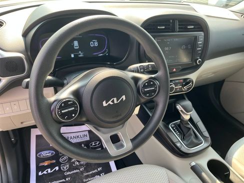 Used 2025 Kia Soul LX w/ LX Technology Package FWD image 14