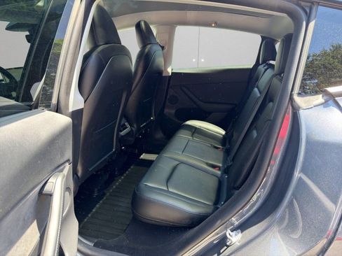 Used 2023 Tesla Model Y AWD image 10