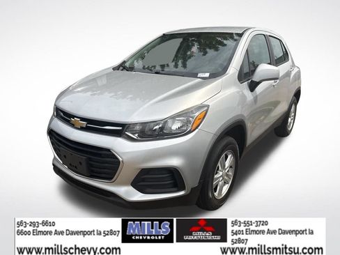 Used 2018 Chevrolet Trax LS AWD/4WD image 1