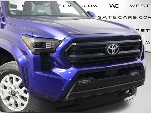 Used 2025 Toyota Tacoma SR5 image 41