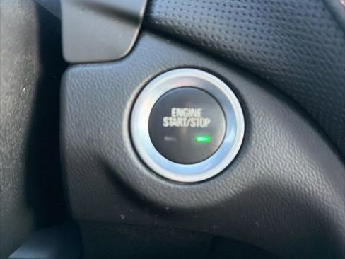 Used 2018 Chevrolet Equinox Premier image 28