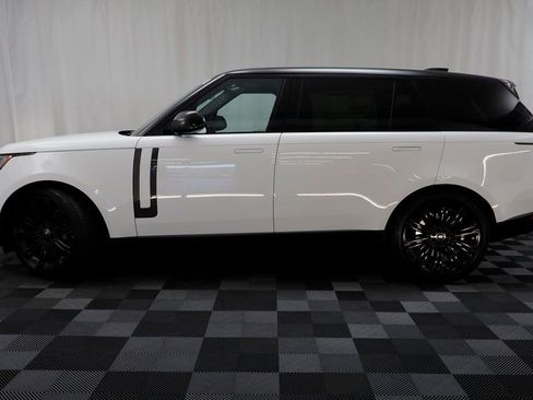 New 2025 Land Rover Range Rover Long Wheelbase Autobiography image 5