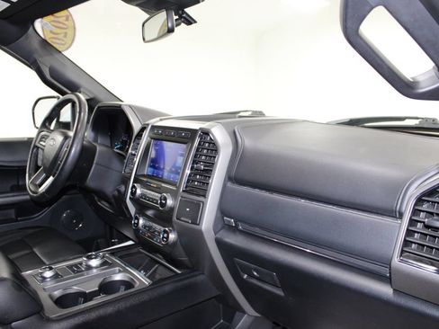 Used 2020 Ford Expedition XLT w/ Equipment Group 202A AWD/4WD image 23