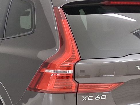 Used 2025 Volvo XC60 T8 Ultra w/ Protection Package Premier AWD/4WD image 11
