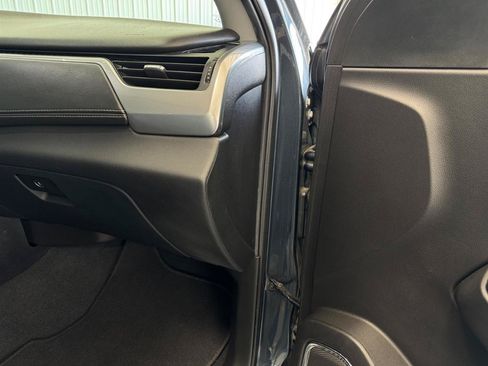 Used 2020 Chevrolet Suburban Premier AWD/4WD image 28