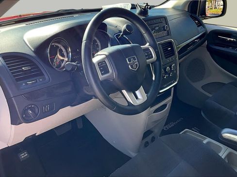 Used 2016 Dodge Grand Caravan SE w/ Quick Order Package 29E SE FWD image 17