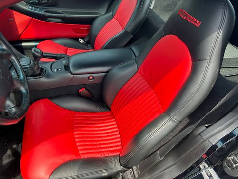 Used 2001 Chevrolet Corvette Z06 w/ Memory Pkg image 17