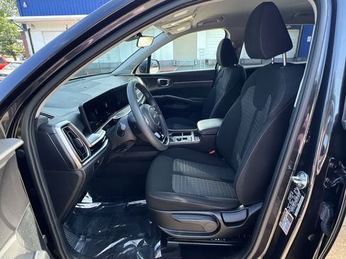 Used 2025 Kia Sorento LX FWD image 18