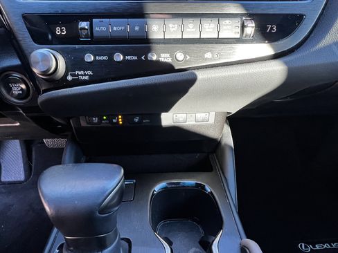 Certified 2023 Lexus ES 250 w/ Premium Package image 27