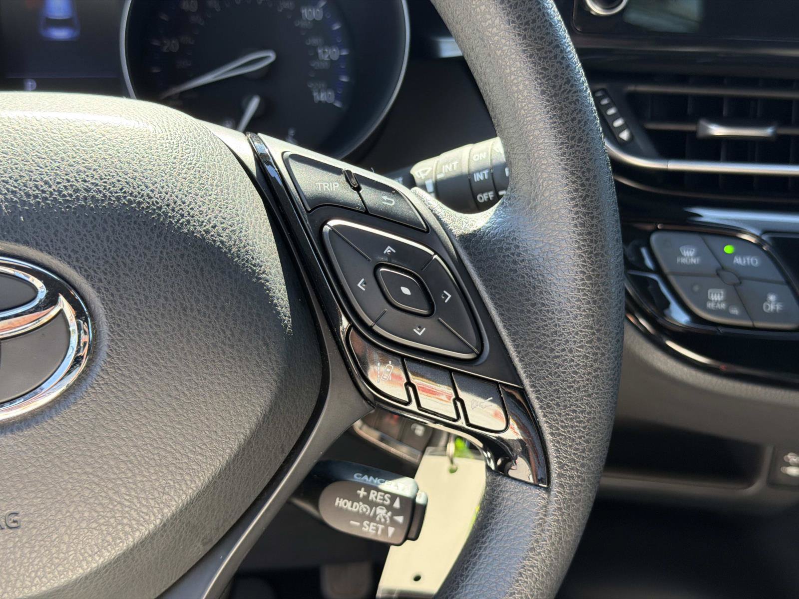 Used 2019 Toyota C-HR LE FWD image 26