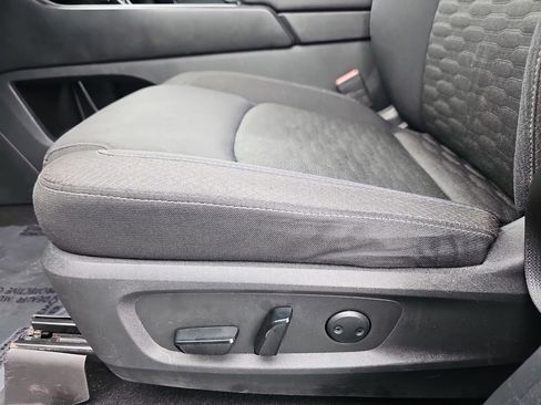 Used 2022 Nissan Pathfinder SV image 32