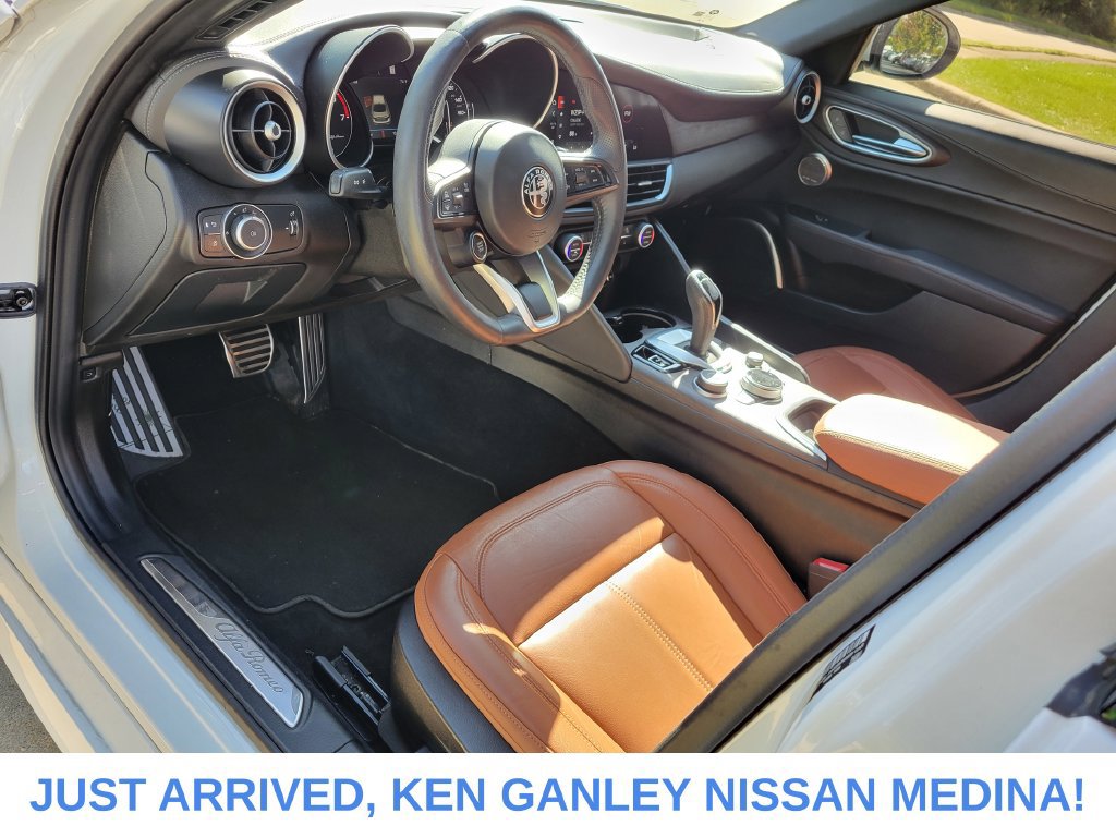 Used 2022 Alfa Romeo Giulia Ti AWD/4WD image 9