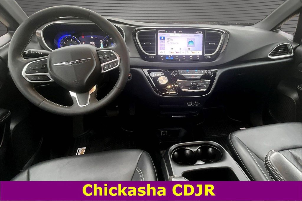 Used 2025 Chrysler Pacifica Select FWD image 7