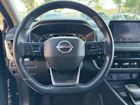 Used 2025 Nissan Rogue SV AWD/4WD image 30