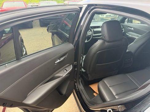 Used 2021 Cadillac XT4 Premium Luxury w/ Trailering Package AWD/4WD image 8