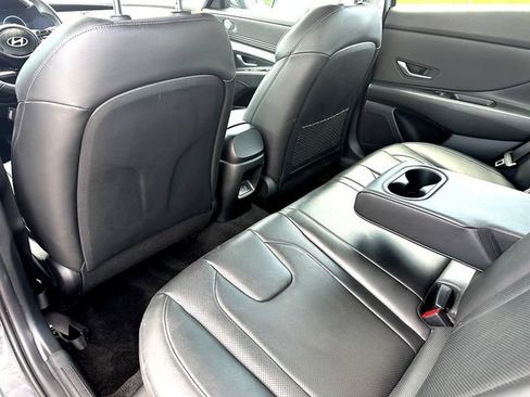 Used 2025 Hyundai Elantra Limited FWD image 19
