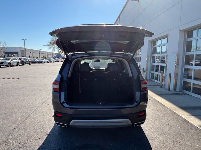 Used 2024 Honda Pilot Touring image 5