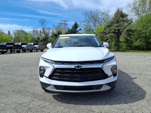Used 2023 Chevrolet Blazer LT w/ Convenience Package FWD image 2