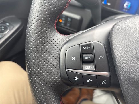 Used 2023 Ford Escape ST-Line FWD image 14