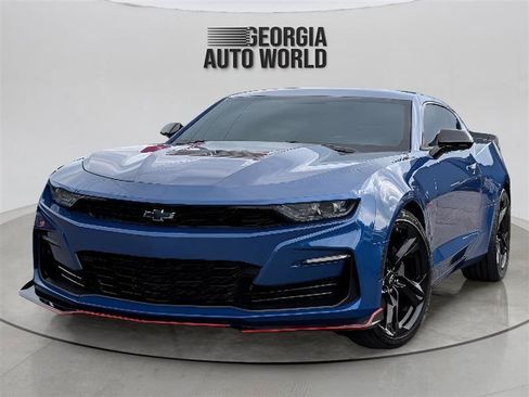 Used 2020 Chevrolet Camaro SS RWD image 3