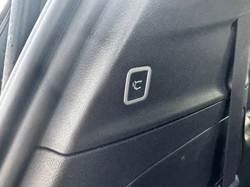 New 2026 Chrysler Pacifica Limited FWD image 19