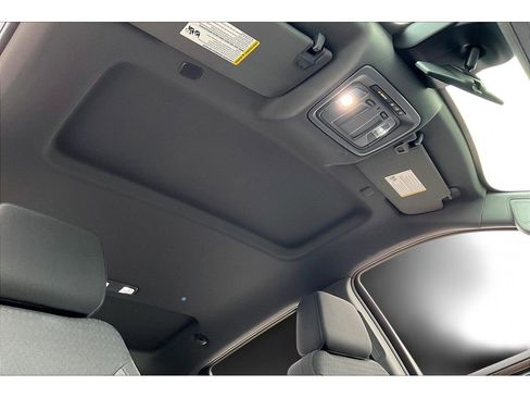 Used 2024 Chevrolet Silverado 1500 LT image 26