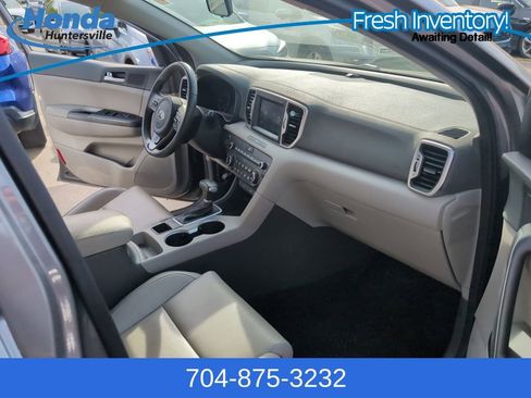 Used 2017 Kia Sportage EX image 15