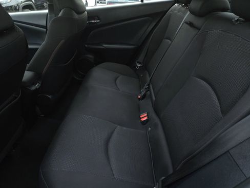 Used 2021 Toyota Prius LE image 11