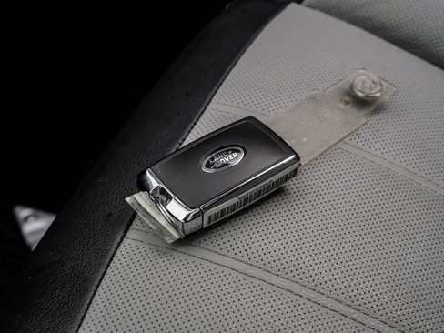 Used 2024 Land Rover Range Rover Evoque Dynamic SE image 62