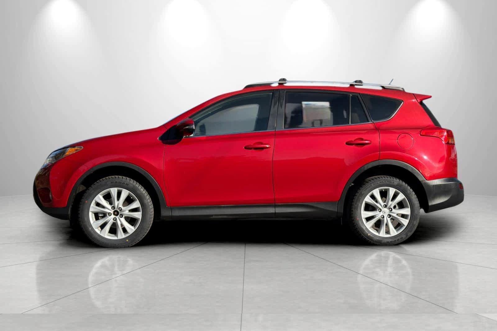 Used 2014 Toyota RAV4 Limited w/ Technology Package AWD/4WD image 5