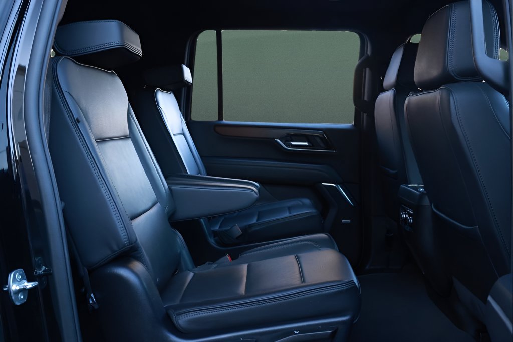 Used 2025 GMC Yukon XL Denali AWD/4WD image 27
